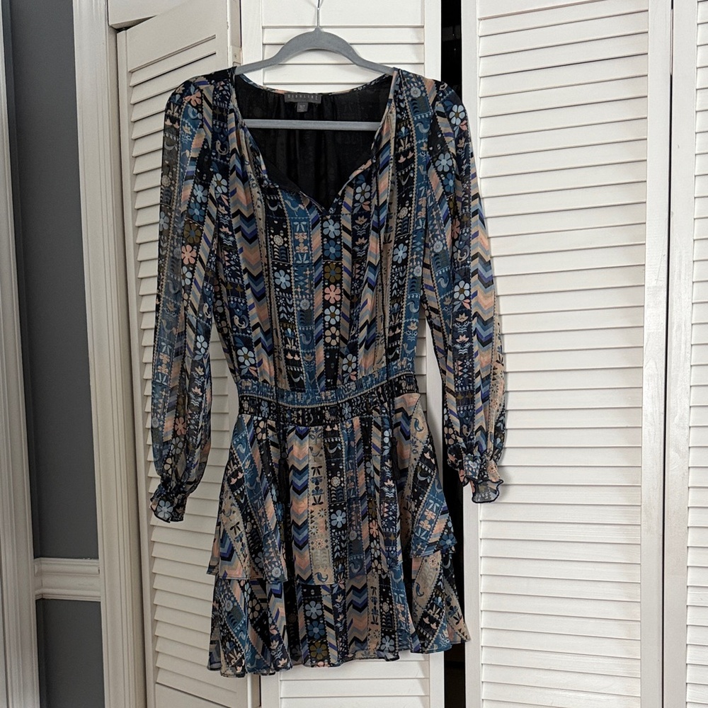 Chic Geometric Long Sleeve Dress